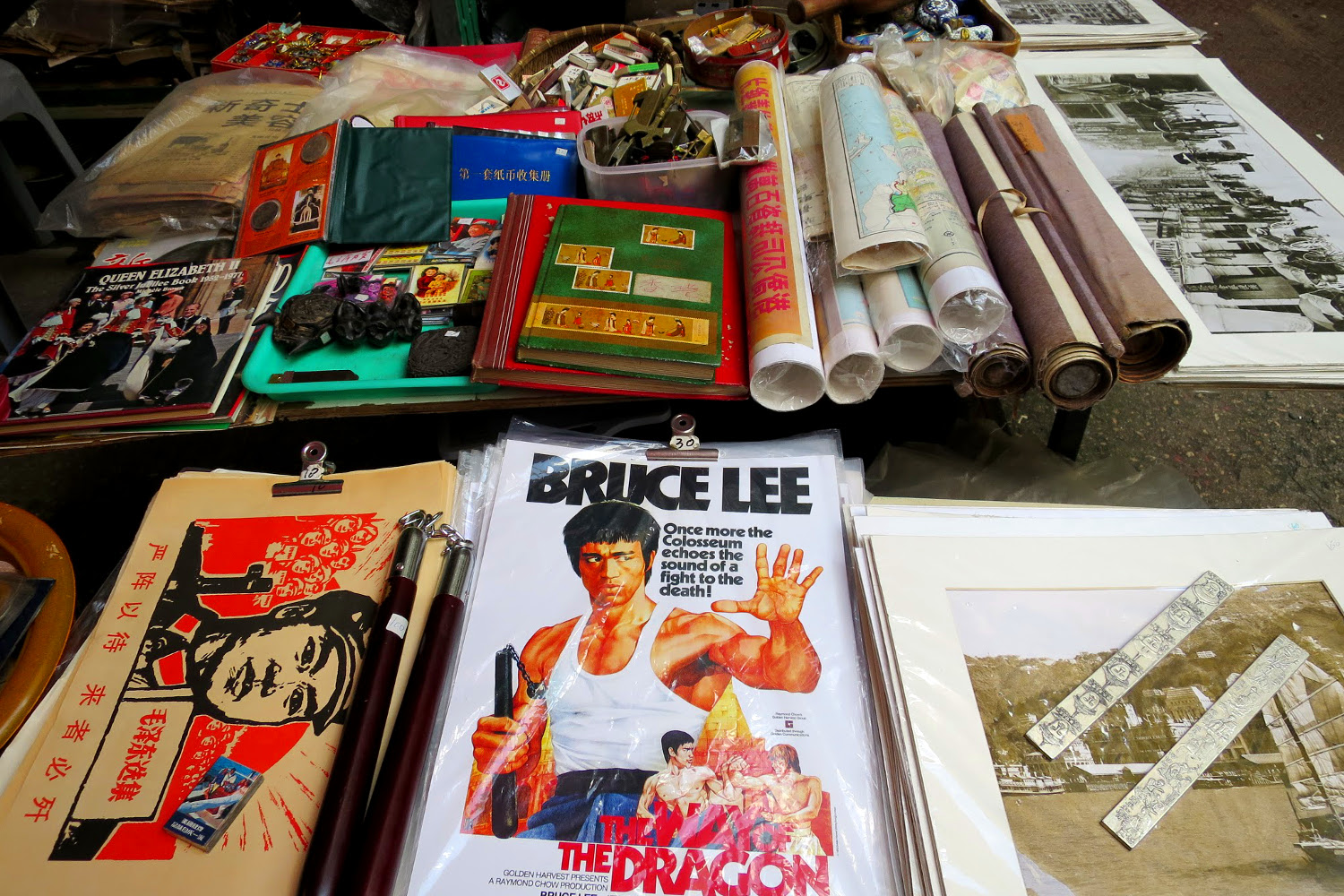 Bric-a-brac and posters for sale along Hollywood Rd. Image by Megan Eaves / londoninfopage
